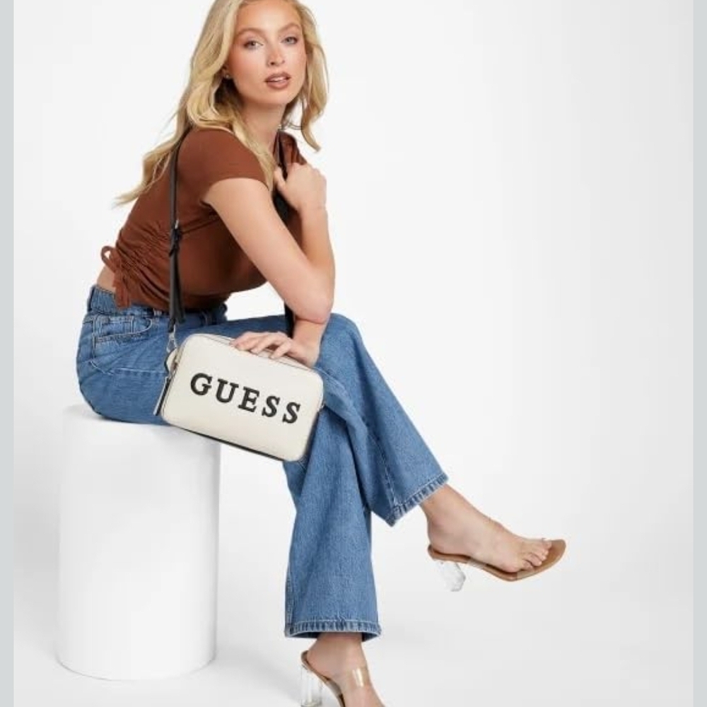 Guess Women's marfa mini double zip crossbody.‎